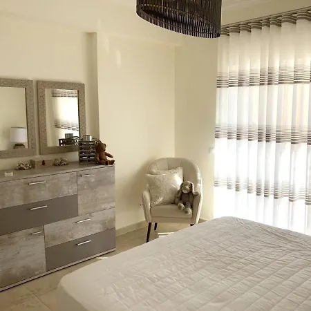 度假居 House With 4 Bedrooms In Pera With Wonderful Mountain View Shared Pool Enclosed Garden