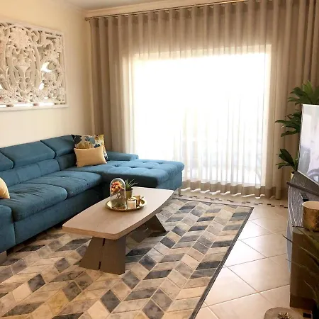 House With 4 Bedrooms In Pera With Wonderful Mountain View Shared Pool Enclosed Garden بيت للعطل سيلفيس